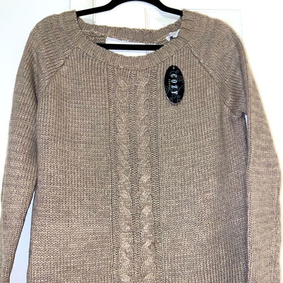 Nwt knit sweater size meduim - Picture 1 of 4